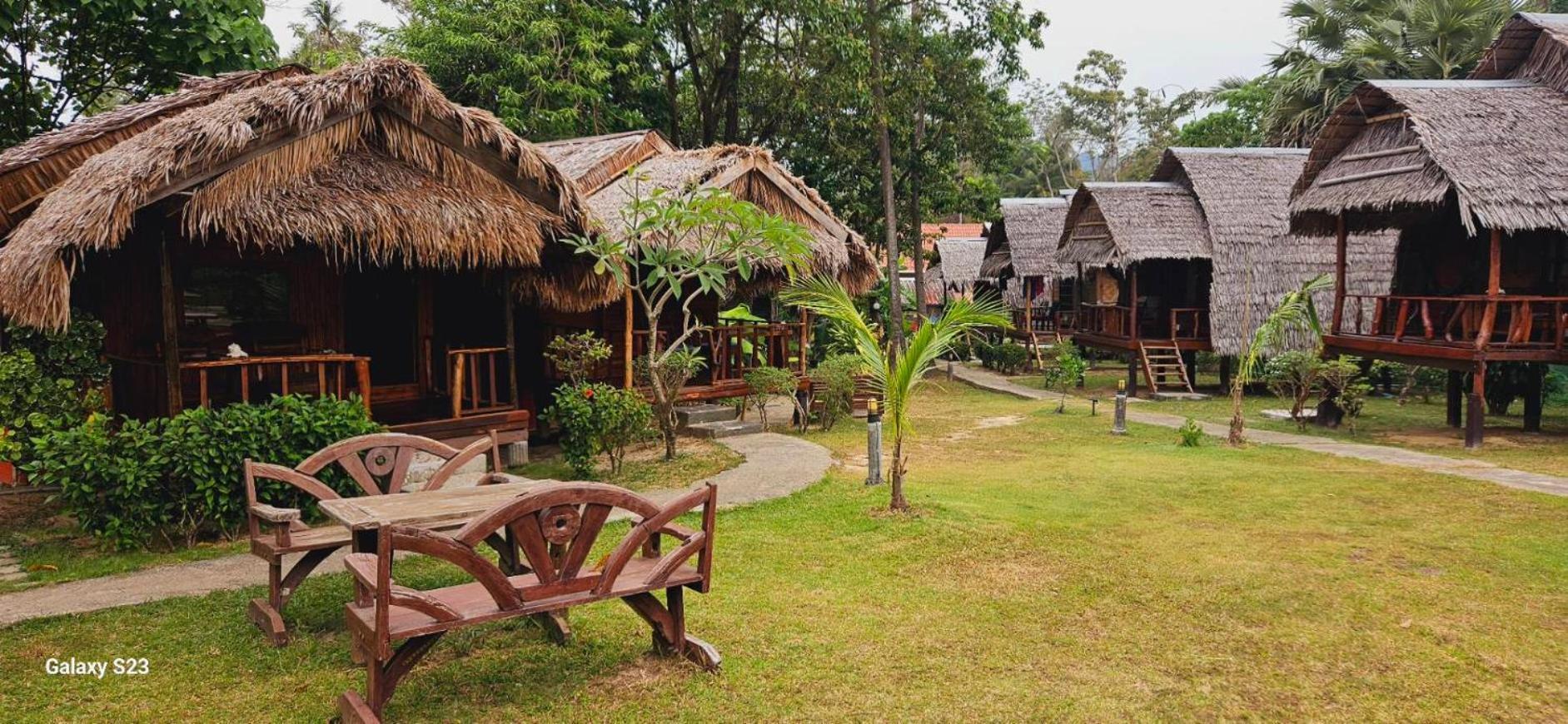 Eden Lanta Bungalow เกาะลันตา ภายนอก รูปภาพ
